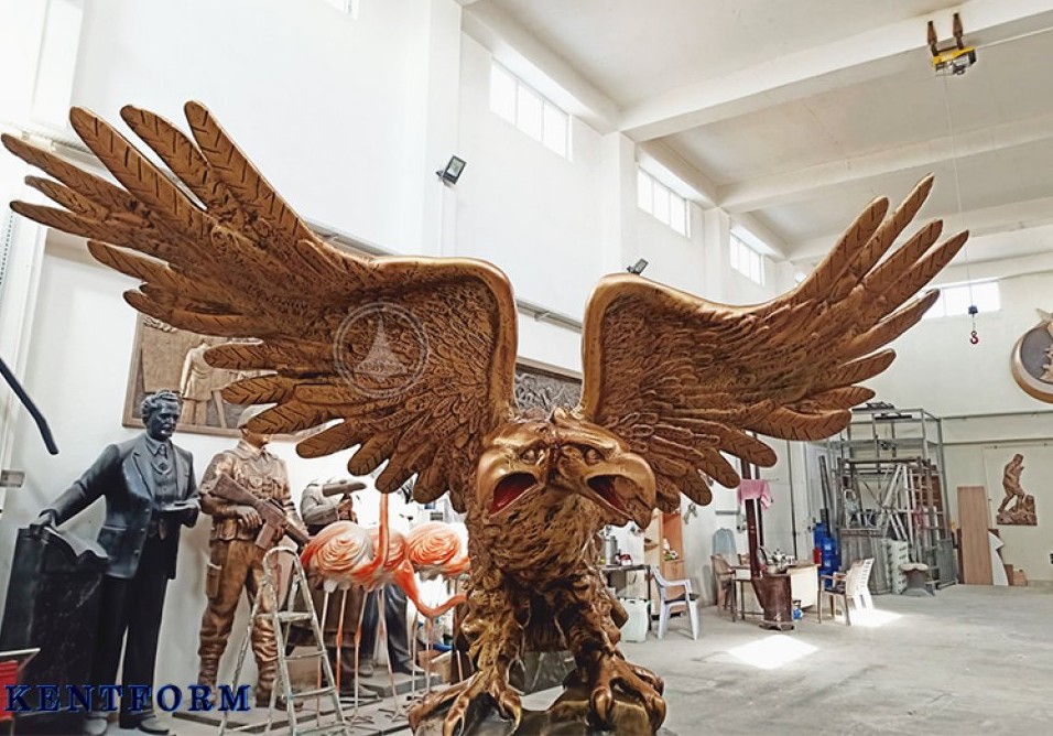 Çift başlı kartal heykeli çalışması