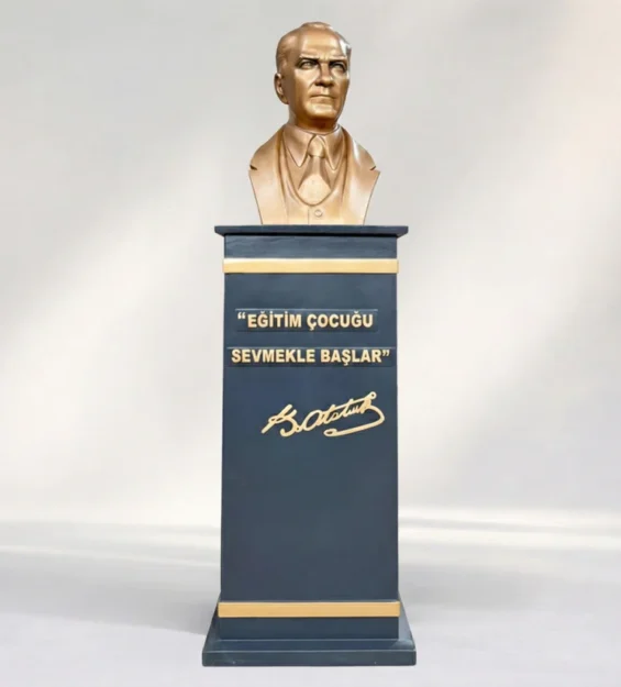 Kuşaklı model kaideli Atatürk büstü