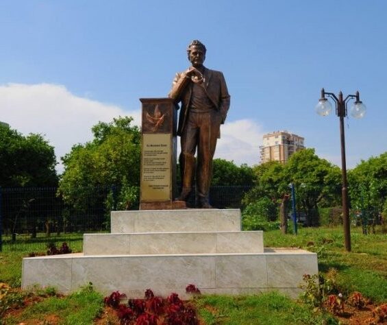 nazim-hikmet-heykeli